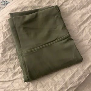 Lululemon NWOT Wunder Unders